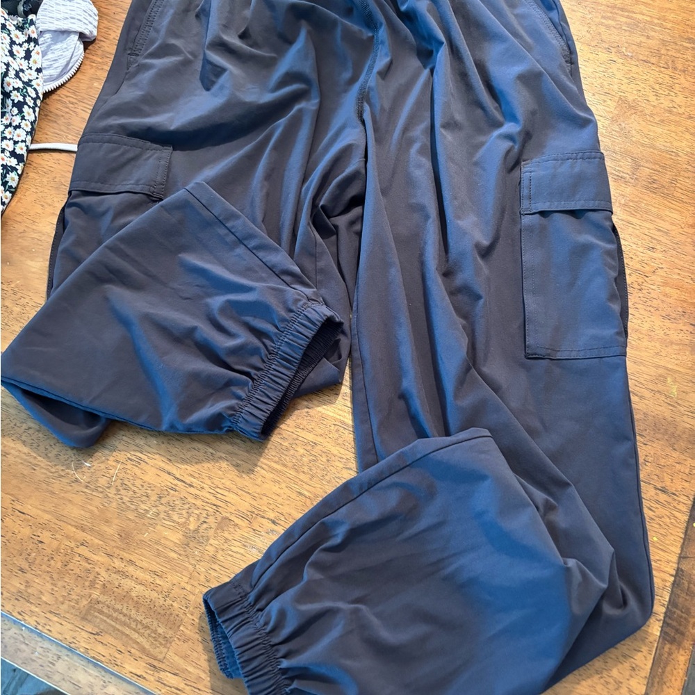 Vuori Villa Black Cargo Jogger Pants